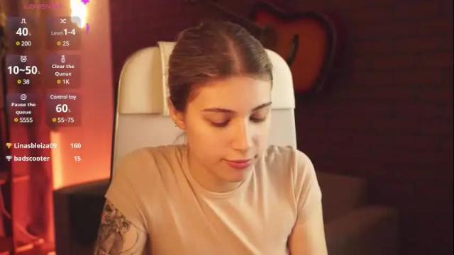 Image 11 of elliecutes Stream on Chaturbate on 6 days ago
