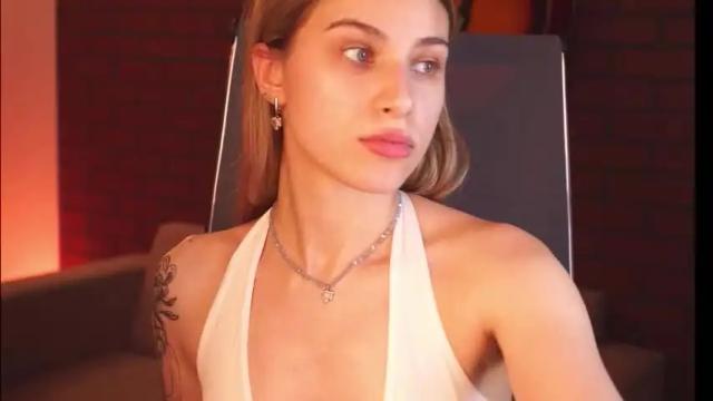Image 10 of elliecutes Stream on Chaturbate on 2 months ago