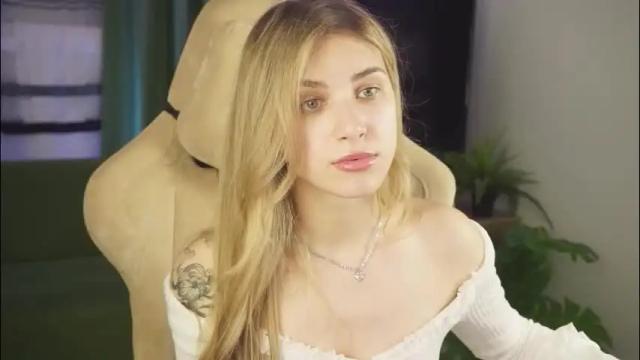 Image 11 of elliecutes Stream on Chaturbate on 1 month ago
