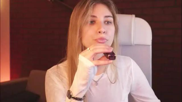 Image 10 of elliecutes Stream on Chaturbate on 1 month ago