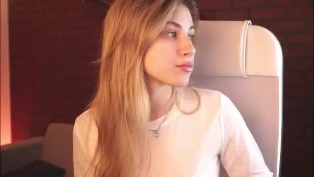 Image 3 of elliecutes Stream on Chaturbate on 1 month ago