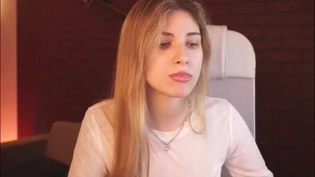Image 8 of elliecutes Stream on Chaturbate on 1 month ago