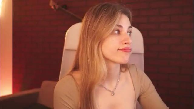 Image 6 of elliecutes Stream on Chaturbate on 1 month ago