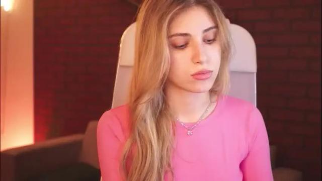 Image 6 of elliecutes Stream on Chaturbate on 1 month ago