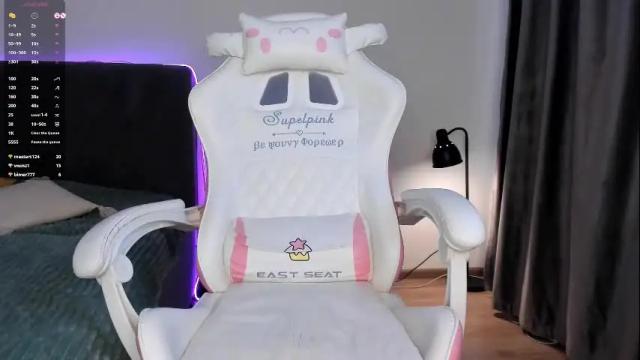 Image 6 of elliediaz Stream on Chaturbate on 1 month ago