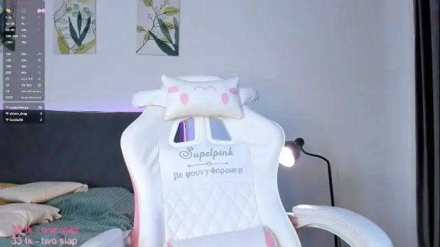 Image 7 of elliediaz Stream on Chaturbate on 22 days ago
