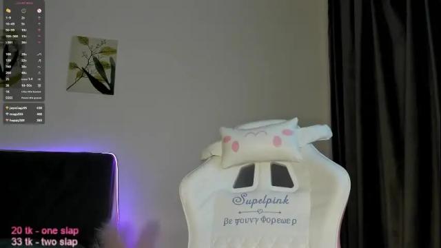 Image 12 of elliediaz Stream on Chaturbate on 18 days ago