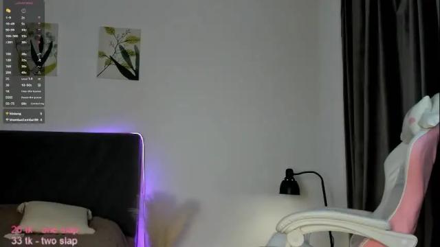 Image 7 of elliediaz Stream on Chaturbate on 4 days ago