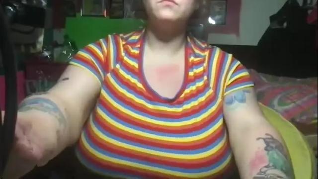 Image 3 of ellielouise11 Stream on Chaturbate on 1 month ago