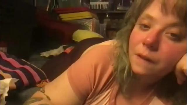 Image 7 of ellielouise11 Stream on Chaturbate on 9 days ago