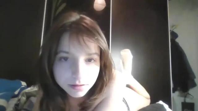 Image 12 of ellieroze Stream on Chaturbate on 18 months ago