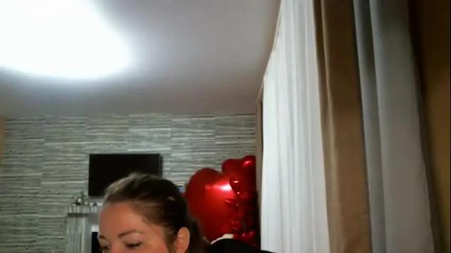 Image 7 of ellimol Stream on Chaturbate on 12 days ago