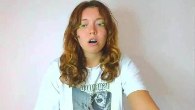 Image 3 of ellisunny Stream on Chaturbate on 2 months ago