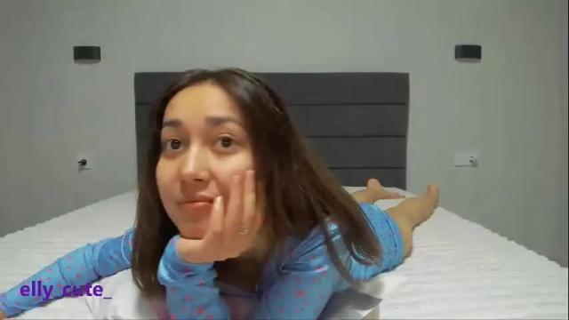 Image 10 of elly_cute_ Stream on Chaturbate on 25 days ago