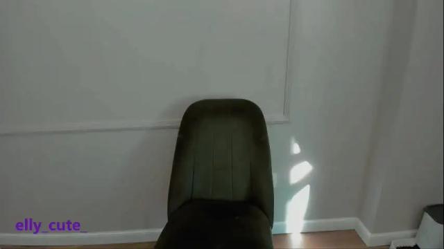 Image 12 of elly_cute_ Stream on Chaturbate on 14 days ago