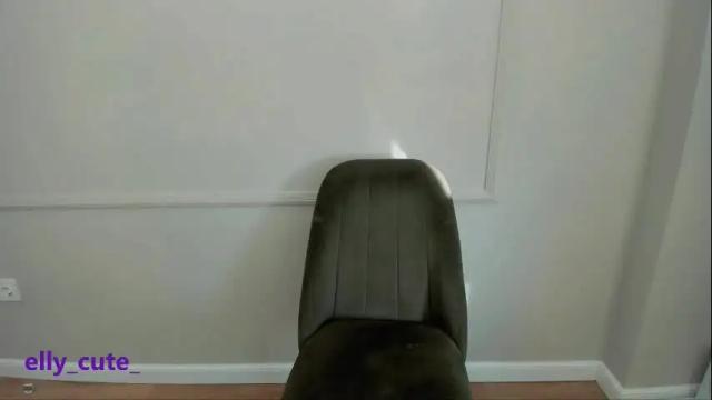 Image 3 of elly_cute_ Stream on Chaturbate on 14 days ago