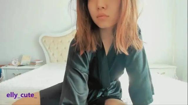 Image 2 of elly_cute_ Stream on Chaturbate on 1 month ago