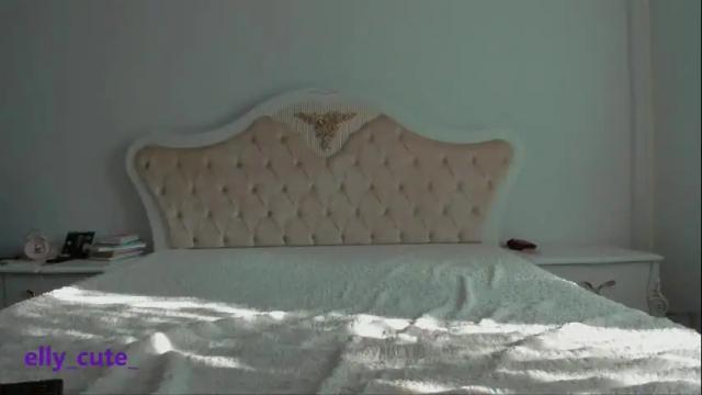 Image 4 of elly_cute_ Stream on Chaturbate on 22 days ago