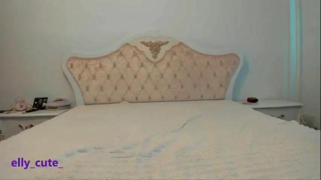 Image 12 of elly_cute_ Stream on Chaturbate on 19 days ago