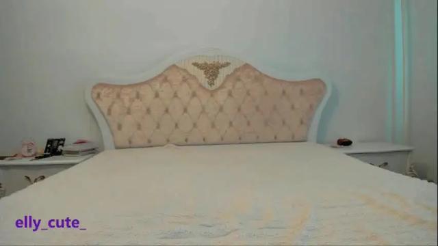 Image 4 of elly_cute_ Stream on Chaturbate on 19 days ago