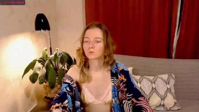 Image 2 of elly_helly Stream on Chaturbate on 18 months ago