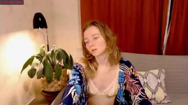 Image 4 of elly_helly Stream on Chaturbate on 18 months ago