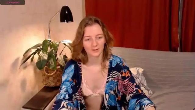 Image 12 of elly_helly Stream on Chaturbate on 18 months ago