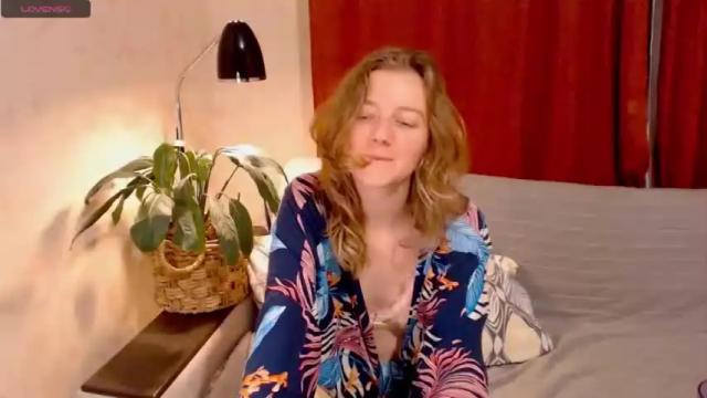 Image 3 of elly_helly Stream on Chaturbate on 18 months ago