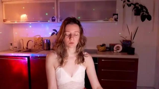 Image 2 of elly_helly Stream on Chaturbate on 16 months ago