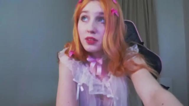 Image 4 of elly_leen_ Stream on Chaturbate on 19 months ago