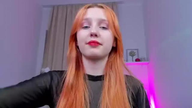 Image 8 of elly_leen_ Stream on Chaturbate on 18 months ago