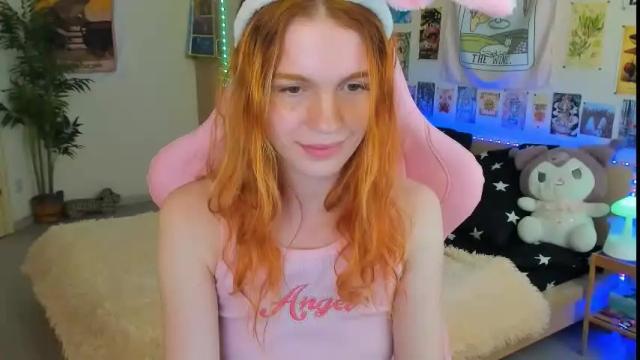 Image 4 of elly_milas Stream on Chaturbate on 4 months ago