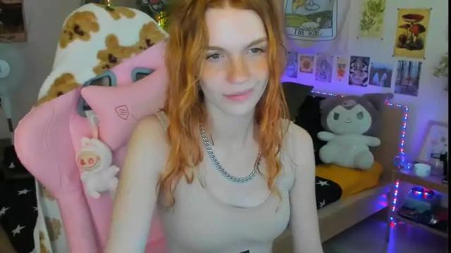 Image 3 of elly_milas Stream on Chaturbate on 3 months ago