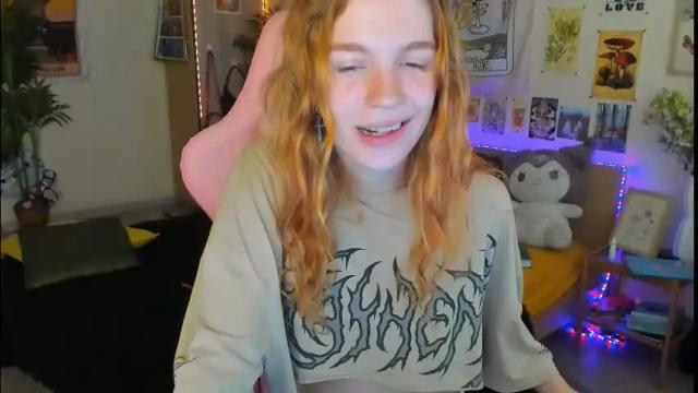 Image 6 of elly_milas Stream on Chaturbate on 1 month ago