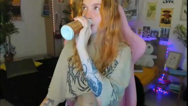 Image 7 of elly_milas Stream on Chaturbate on 1 month ago