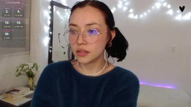 Image 12 of elly_uwuw Stream on Chaturbate on 19 months ago