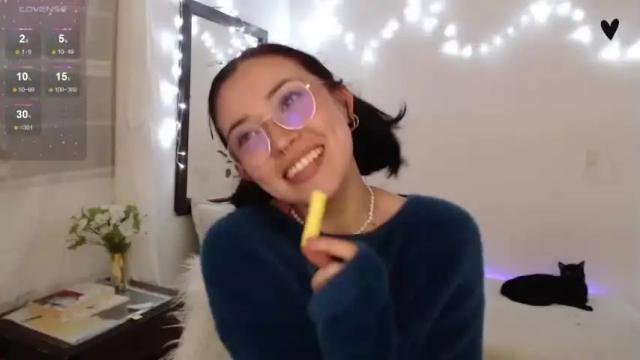 Thumbnail 2, elly_uwuw's Stream at Chaturbate, 19 months ago