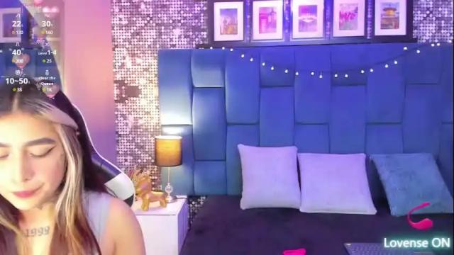 Image 3 of elodie_walker Stream on Chaturbate on 1 month ago