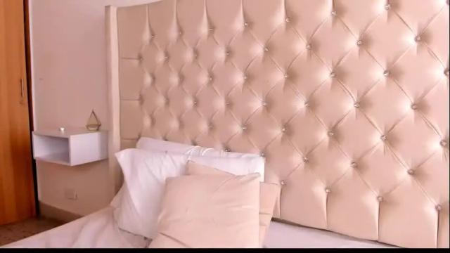 Image 4 of eloisa_cleavage_ Stream on Chaturbate on 16 days ago