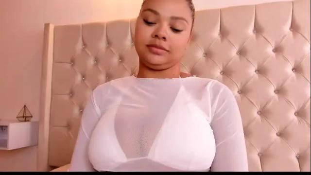 Image 6 of eloisa_cleavage_ Stream on Chaturbate on 3 days ago