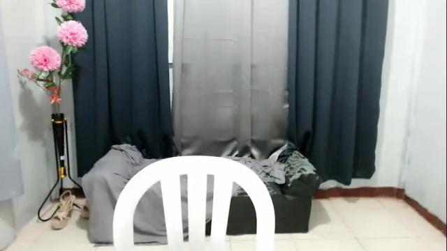 Image 2 of elora_charming Stream on Chaturbate on 26 days ago
