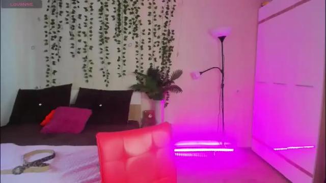 Image 3 of elsa_hot_here Stream on Chaturbate on 1 month ago