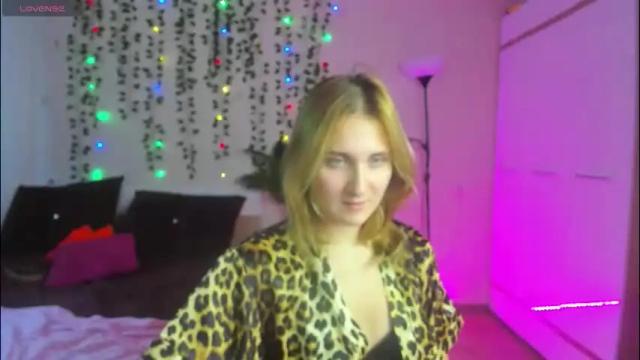 Image 7 of elsa_hot_here Stream on Chaturbate on 1 month ago