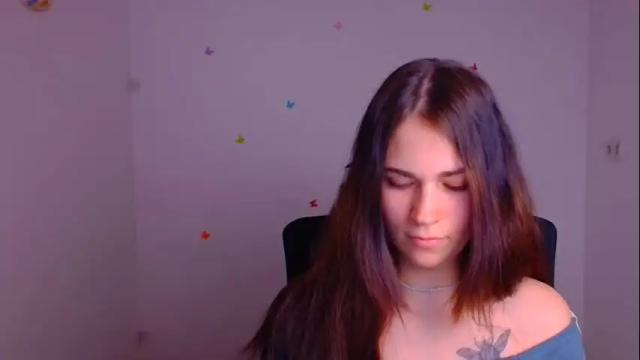 Image 2 of elsa_mur Stream on Chaturbate on 1 month ago