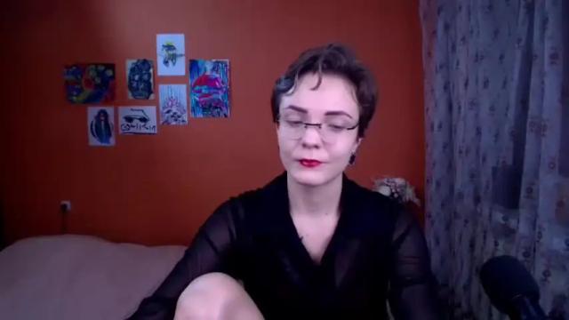 Image 3 of elsa_muscari Stream on Chaturbate on 15 months ago