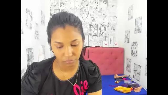 Image 4 of elsa_parisii Stream on Chaturbate on 20 days ago