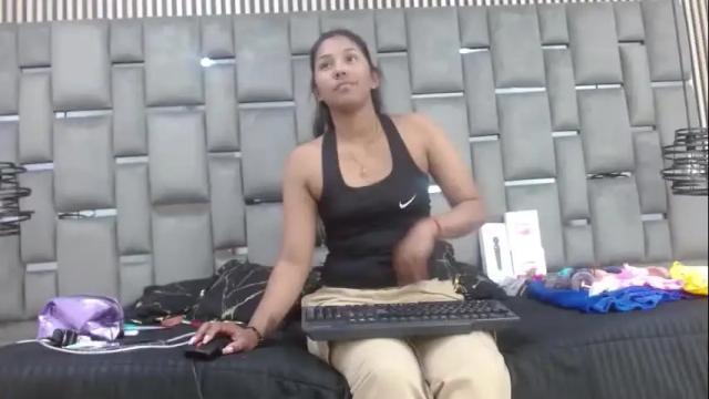 Image 7 of elsa_parisii Stream on Chaturbate on 13 days ago