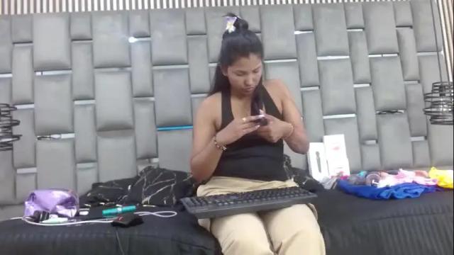 Image 8 of elsa_parisii Stream on Chaturbate on 13 days ago