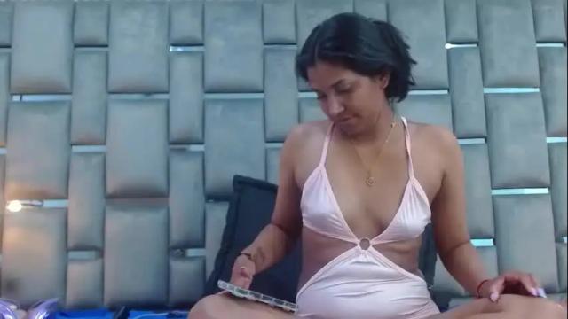 Image 6 of elsa_parisii Stream on Chaturbate on 12 days ago