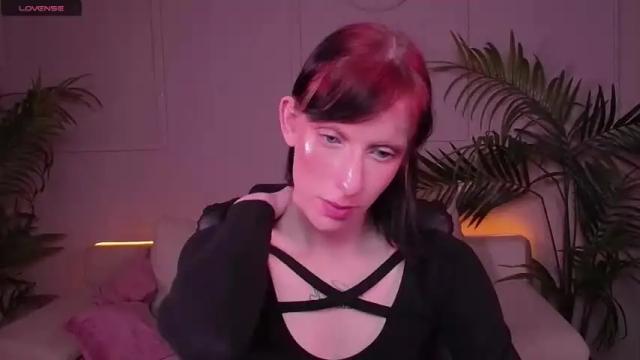 Image 12 of elsie_davis Stream on Chaturbate on 19 months ago